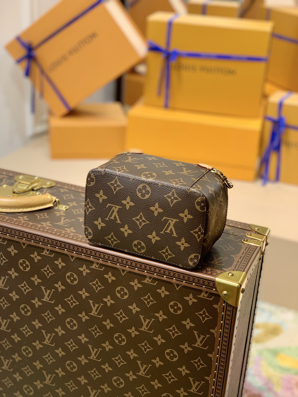 Louis Vuitton Bags M43688 17*8.5*9.5cm