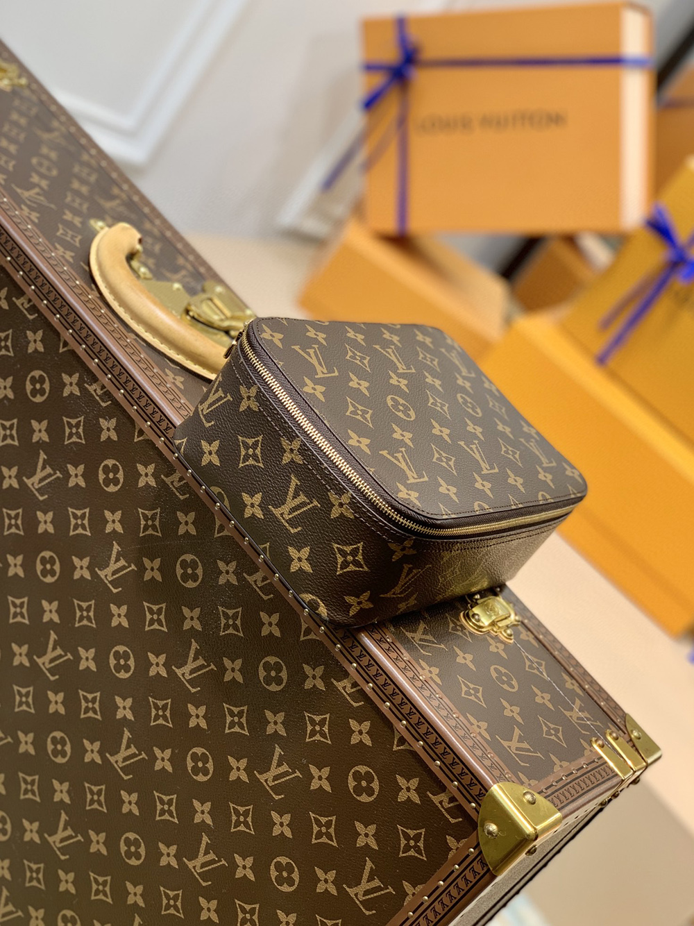 Louis Vuitton Bags M43689 22.4*8.5*14cm