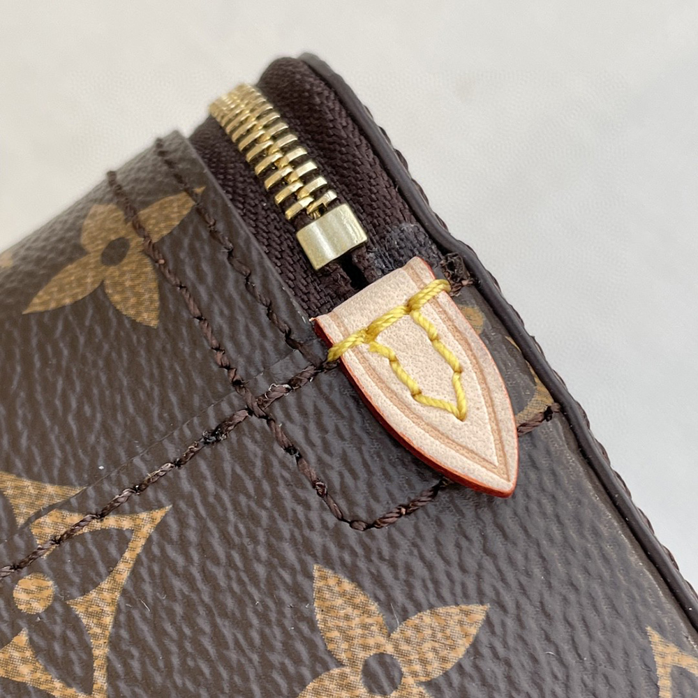 Louis Vuitton Bags M43689 22.4*8.5*14cm