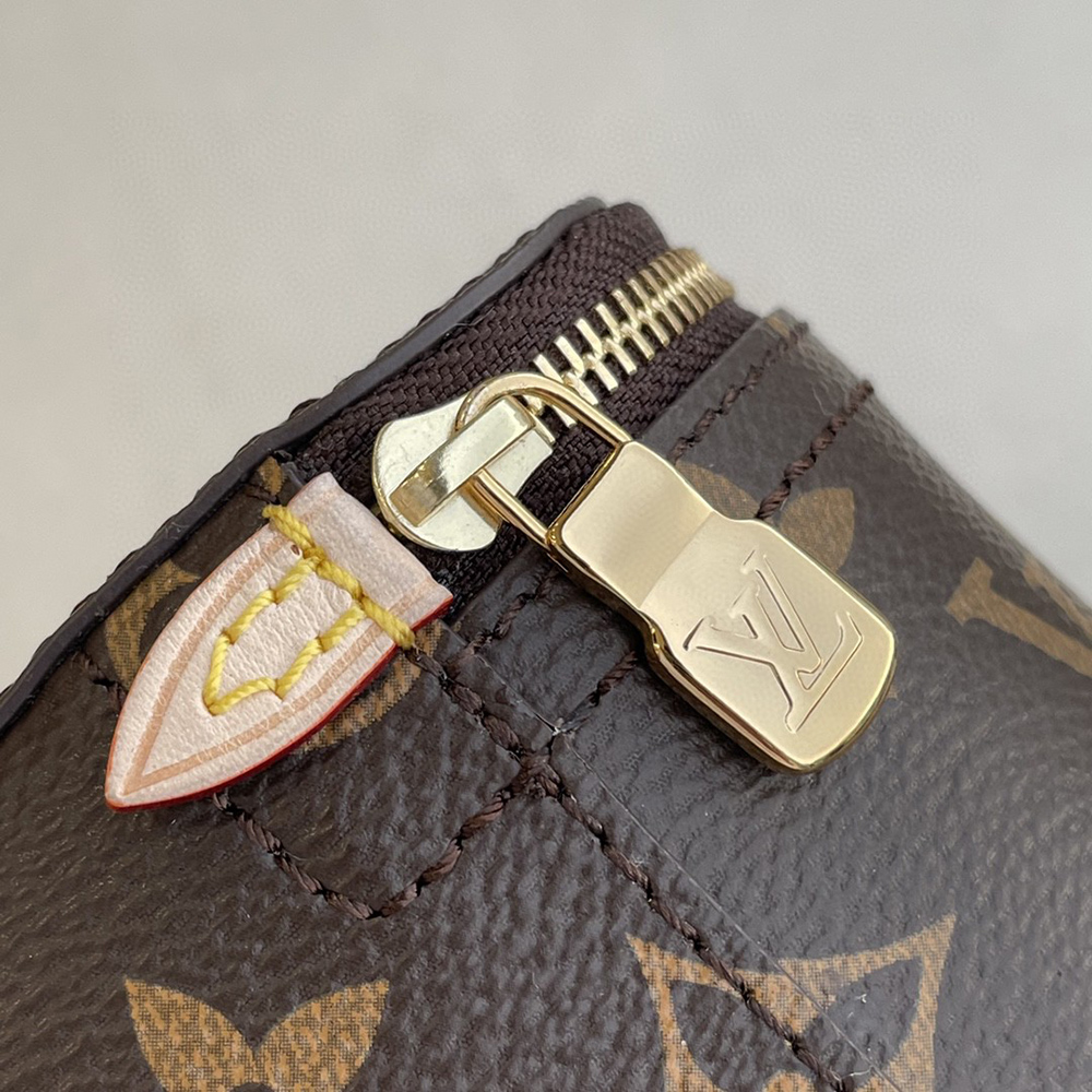 Louis Vuitton Bags M43689 22.4*8.5*14cm