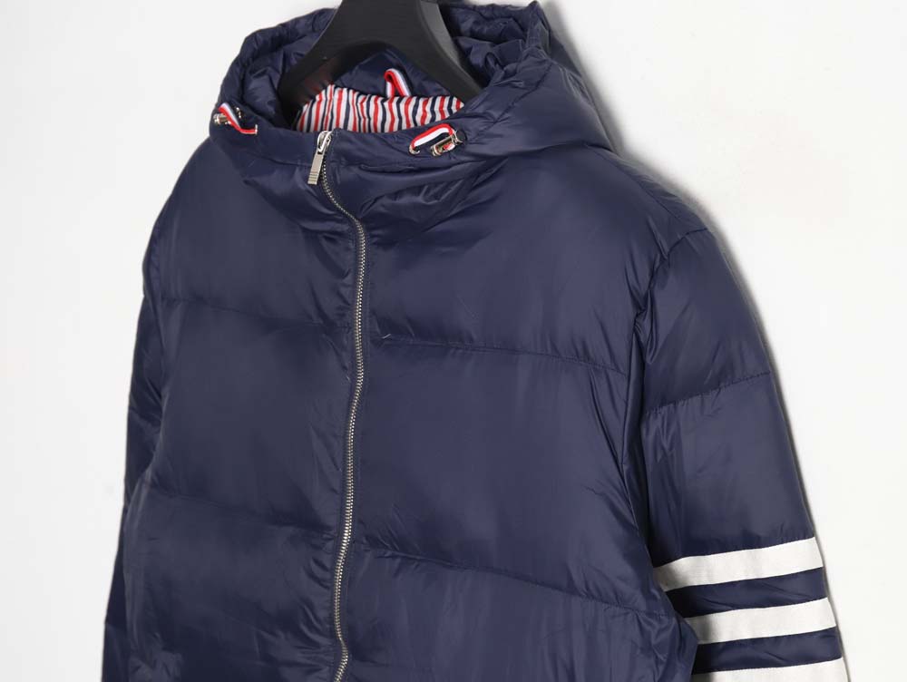 Thom Browne Thom Browne four-stripe short hooded down jacket