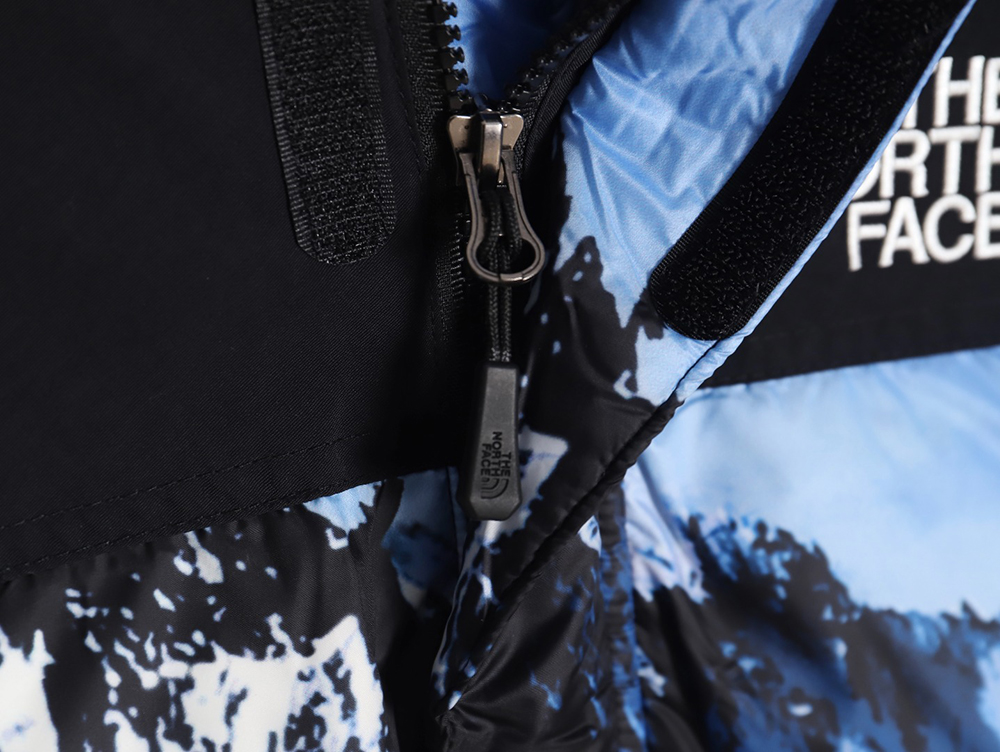 The North Face x Supreme 17FW Snow Mountain Down Jacket