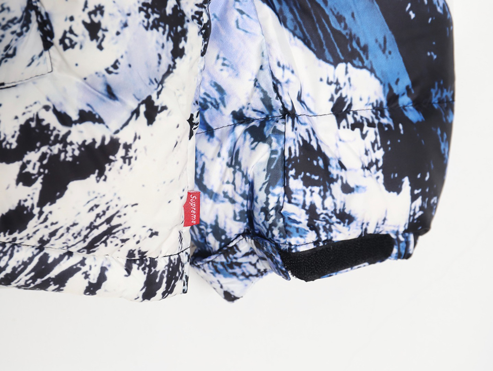 The North Face x Supreme 17FW Snow Mountain Down Jacket