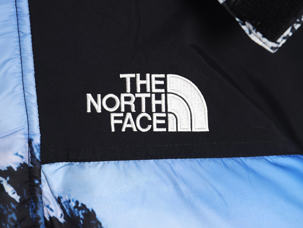 The North Face x Supreme 17FW Snow Mountain Down Jacket