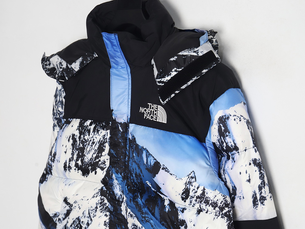 The North Face x Supreme 17FW Snow Mountain Down Jacket