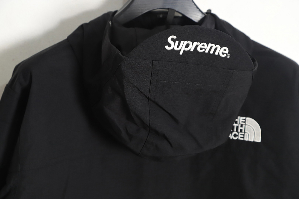 The North Face x Supreme Color Block Long Sleeve Hooded Jacket