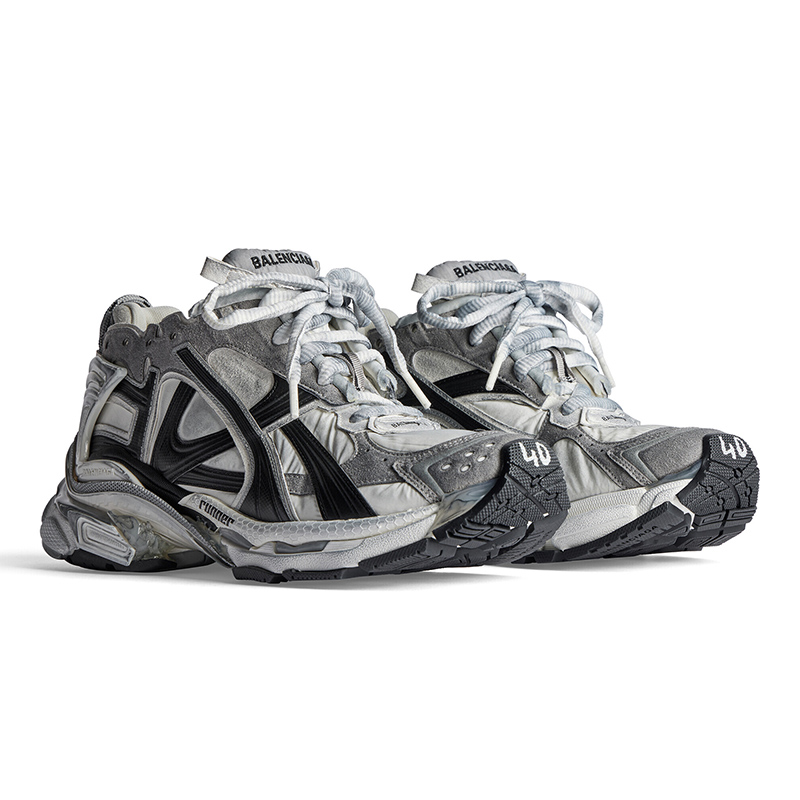 BALENCIAGA MEN'S RUNNER SNEAKER IN GREY