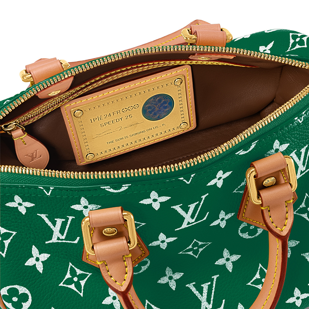 Louis Vuitton Bags M24423 25*15*15cm