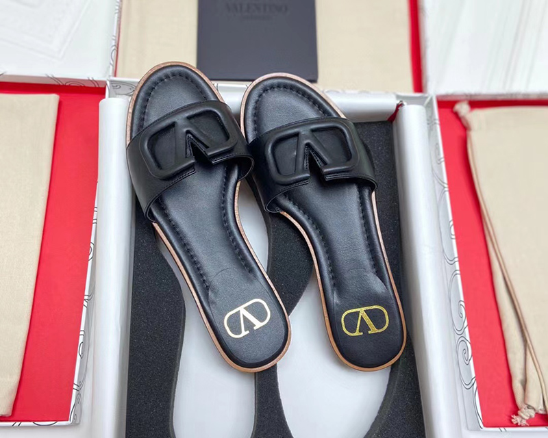VALENTINO GARAVANI Wo Garavani Vlogo Leather Slide Sandals - Black