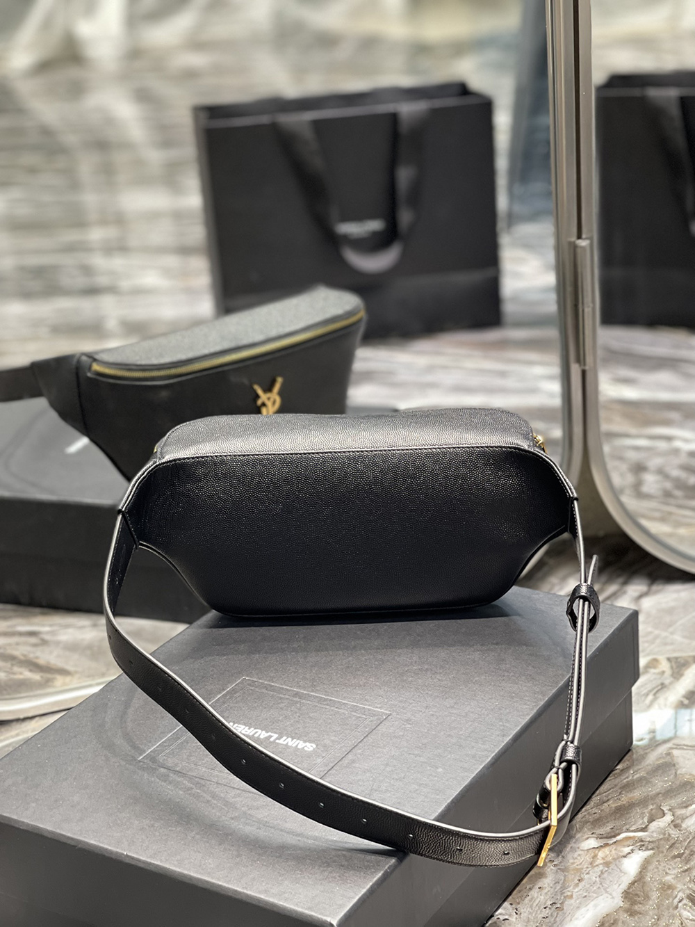Y.S.AINT Bags 569737 25*14*3.5cm