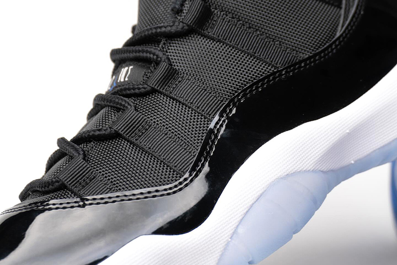 AIR JORDAN 11 LOW "SPACE JAM"