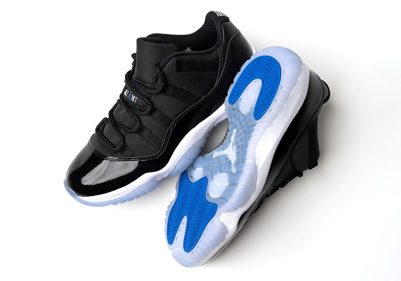 AIR JORDAN 11 LOW 
