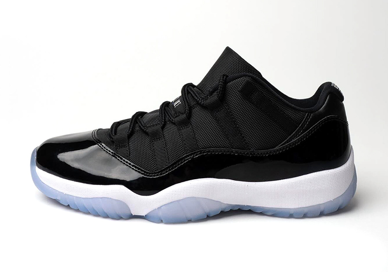 AIR JORDAN 11 LOW "SPACE JAM"