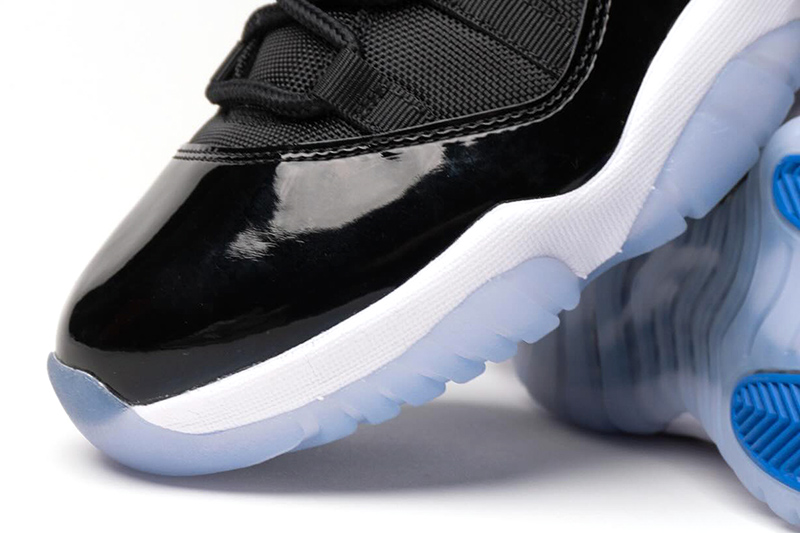 AIR JORDAN 11 LOW "SPACE JAM"