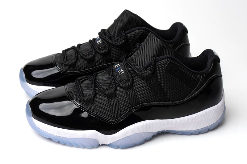 AIR JORDAN 11 LOW "SPACE JAM"