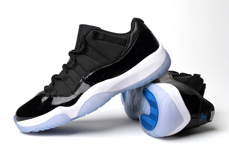 AIR JORDAN 11 LOW "SPACE JAM"