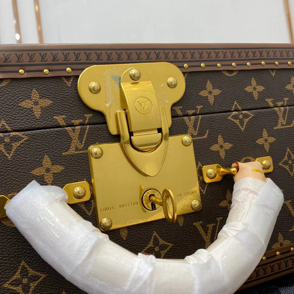 Louis Vuitton Bags M21325