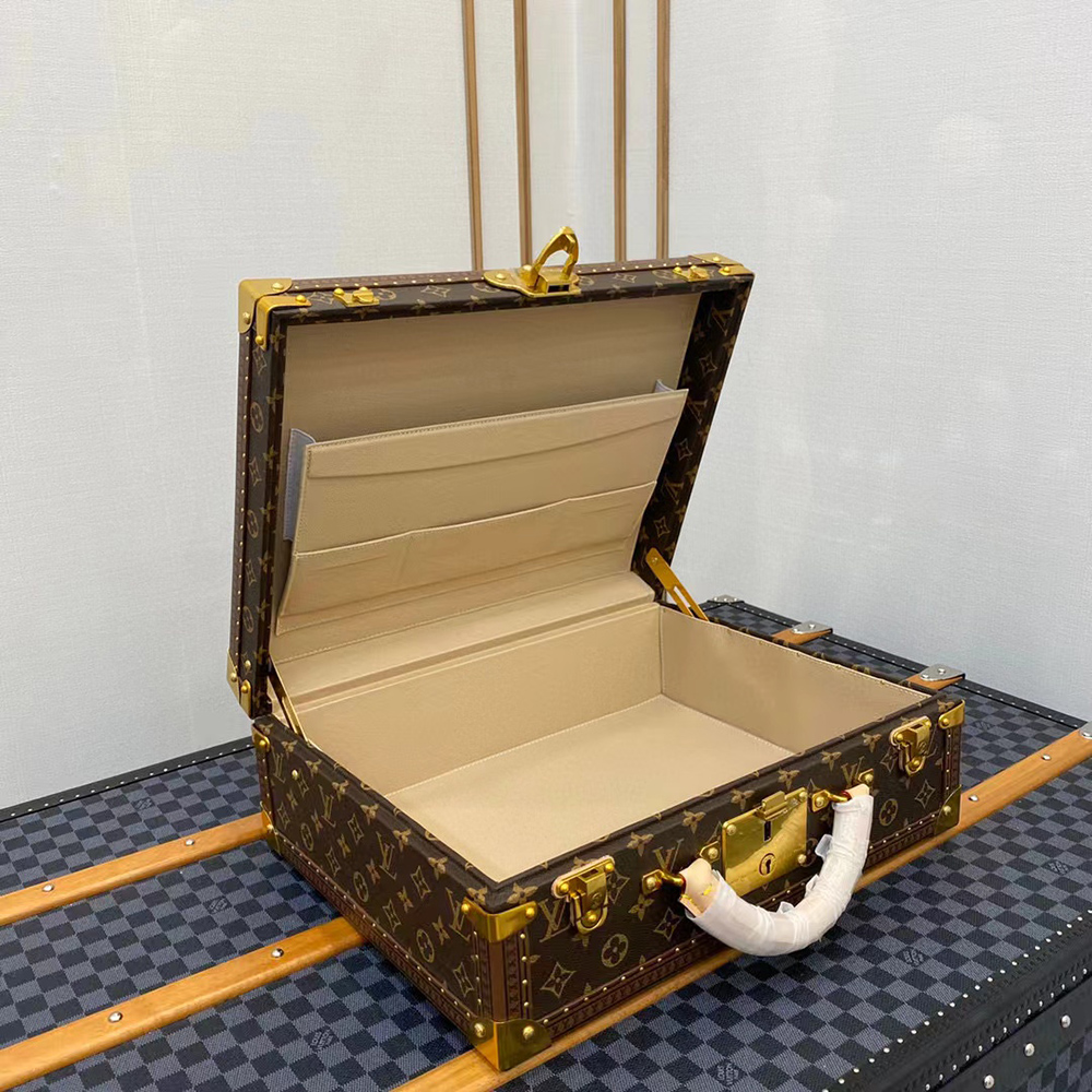 Louis Vuitton Bags M21325