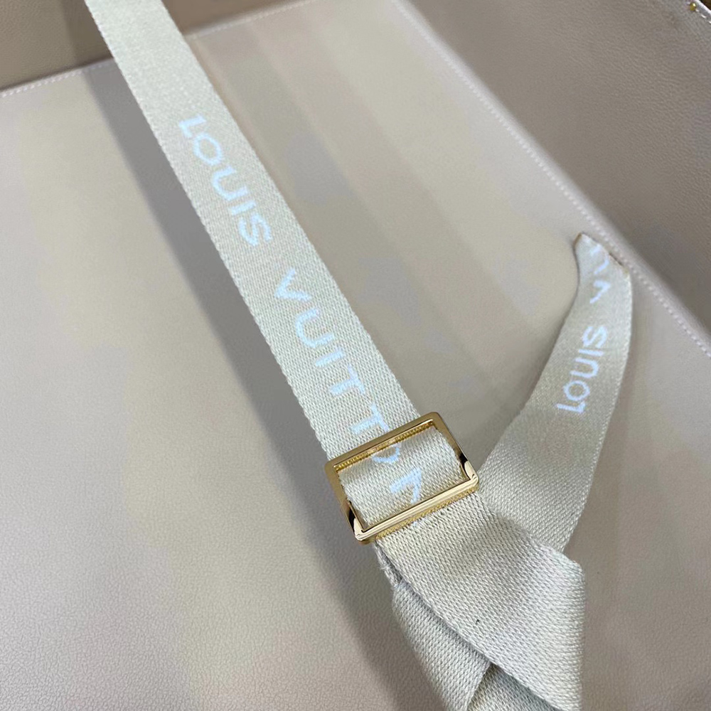 Louis Vuitton Bags M21325