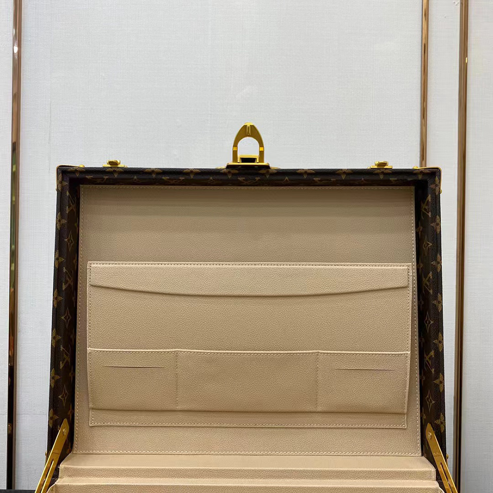 Louis Vuitton Bags M21325