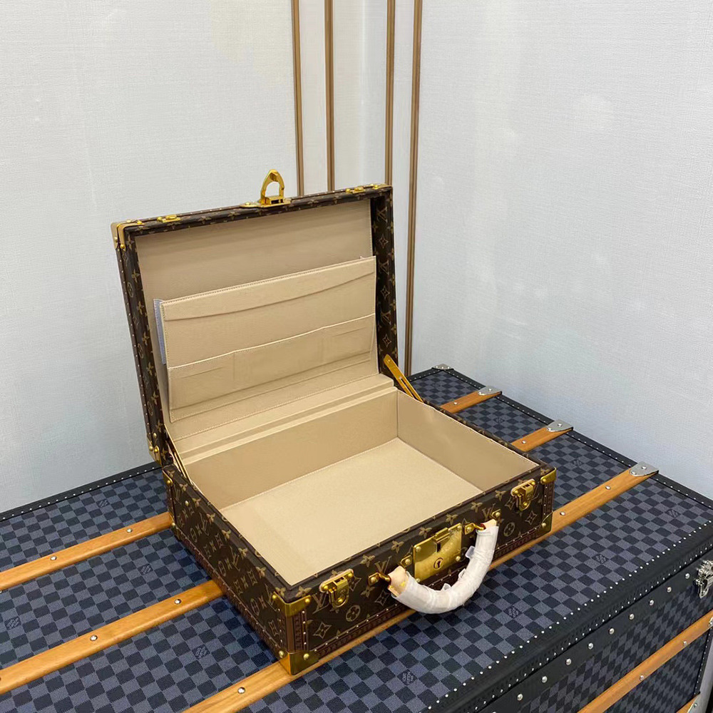 Louis Vuitton Bags M21325