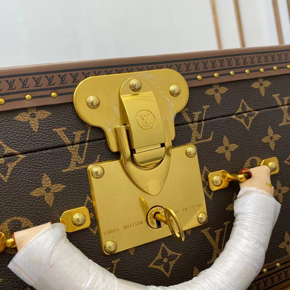 Louis Vuitton Bags M21325
