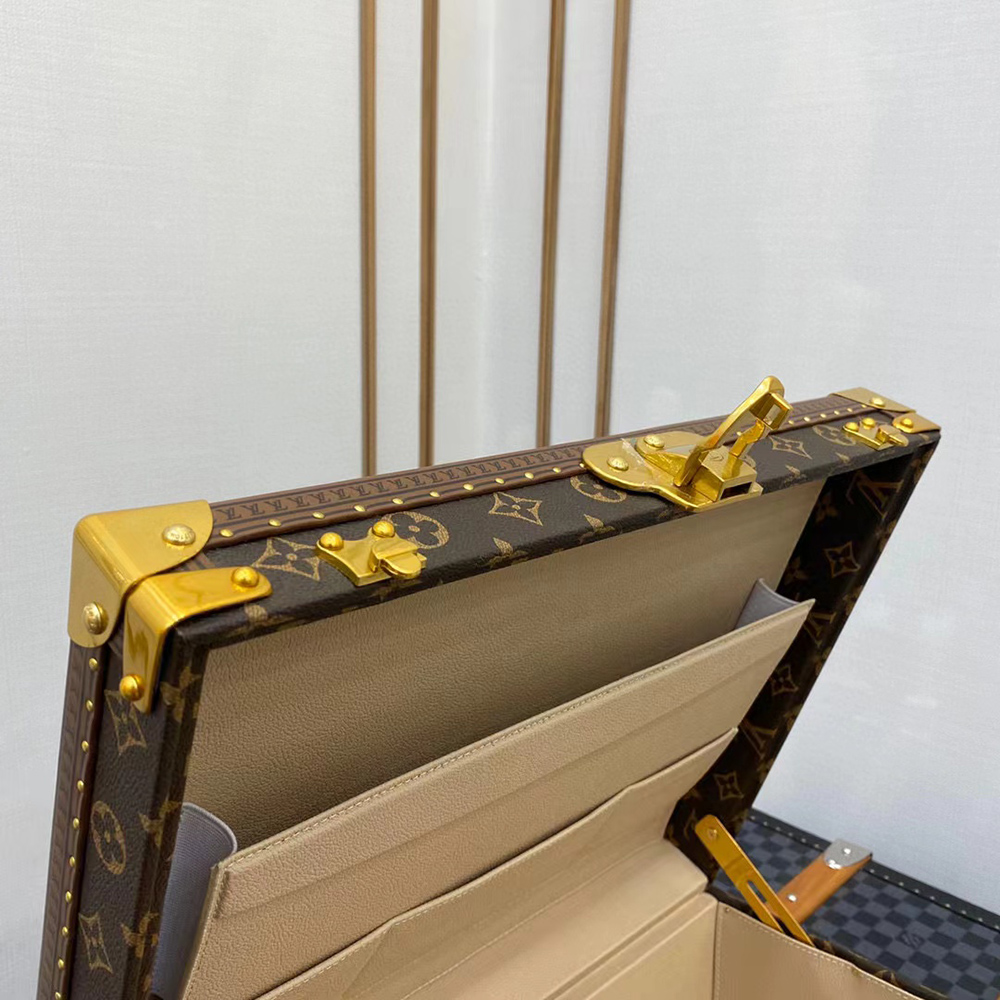 Louis Vuitton Bags M21325