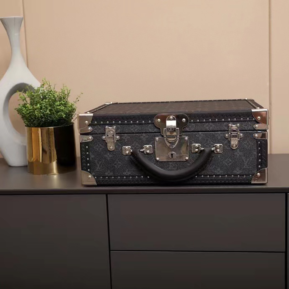 Louis Vuitton Bags M26688