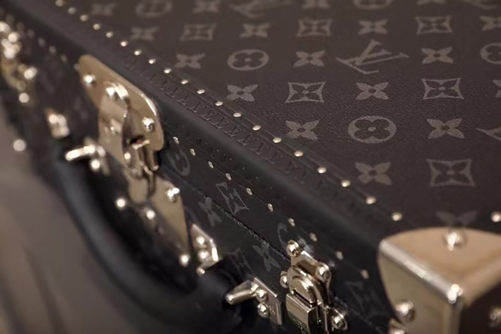 Louis Vuitton Bags M26688