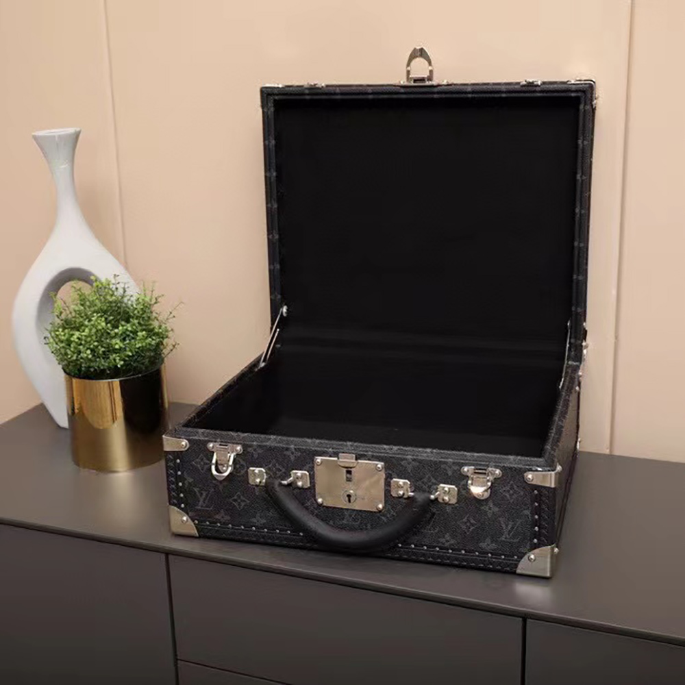Louis Vuitton Bags M26688