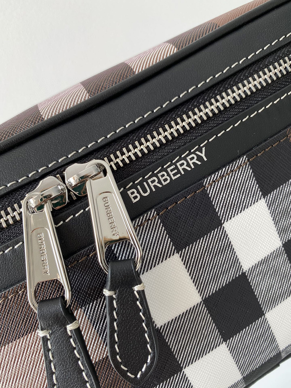 Burberry Bags 450678 25*7*14cm