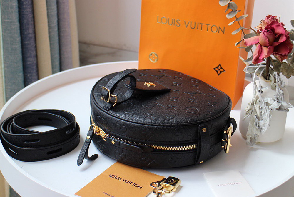 Louis Vuitton Bags M45167 20*22.5*8cm