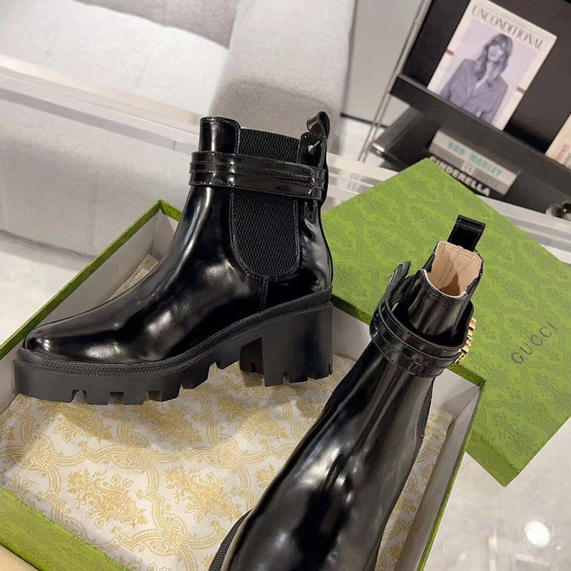 GUCCI Trip Leather Logo-Strap Chelsea Boots