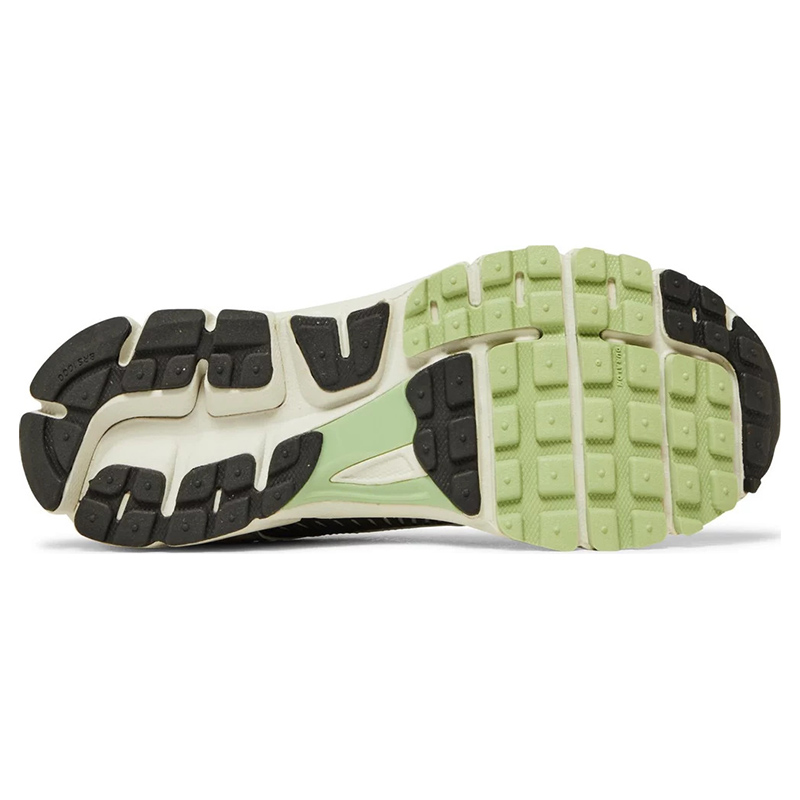 Air Zoom Vomero 5 