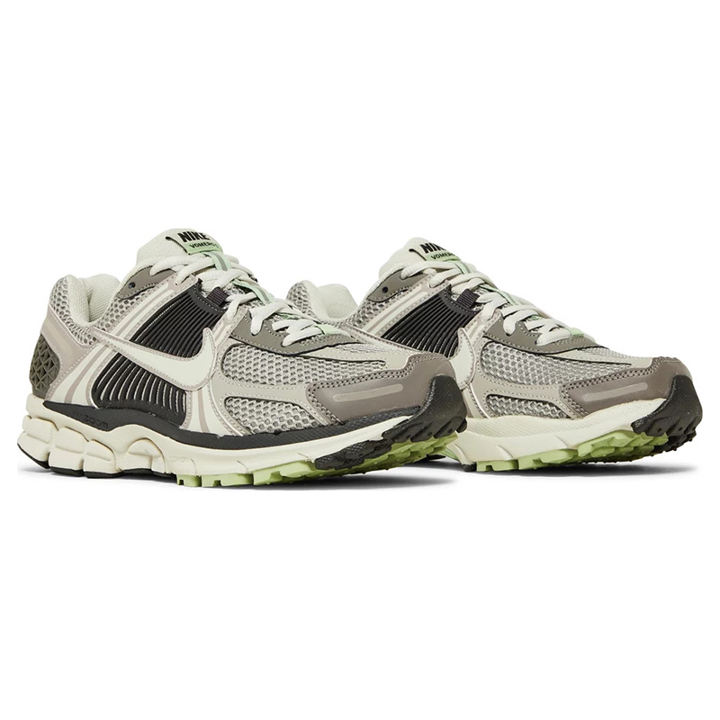 Air Zoom Vomero 5 