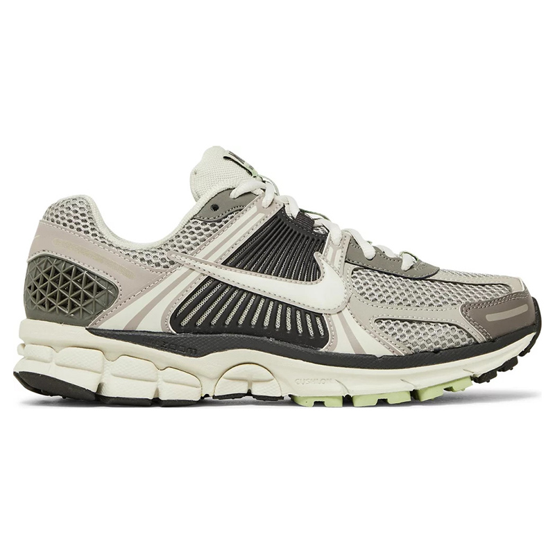 Air Zoom Vomero 5 