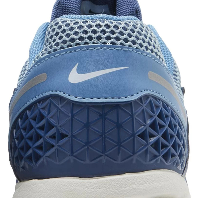 Air Zoom Vomero 5 