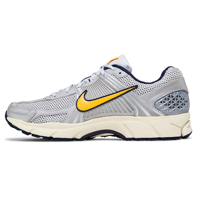 Air Zoom Vomero 5 ''Platinum Laser Orange''