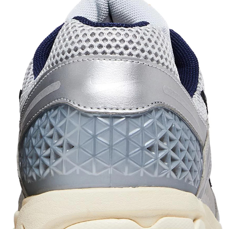 Air Zoom Vomero 5 