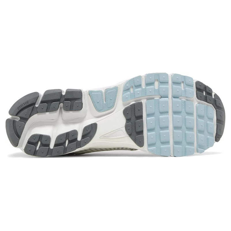 Air Zoom Vomero 5 