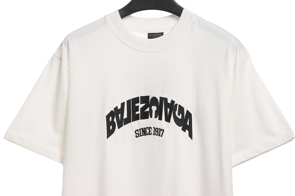 Balenciaga reverse embroidered lettering short sleeves