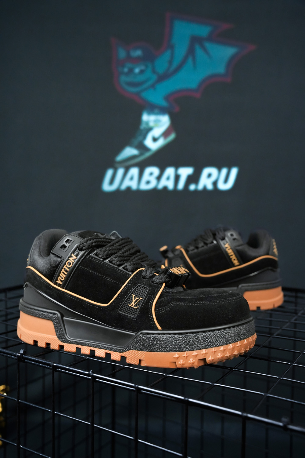 Louis Vuitton Trainer Maxi 1ABM2Y