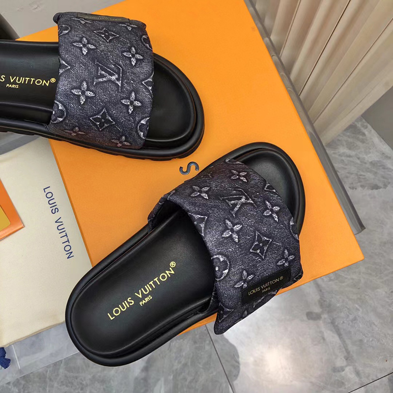 Louis Vuitton Pool Pillow Flat Comfort Mule Grey