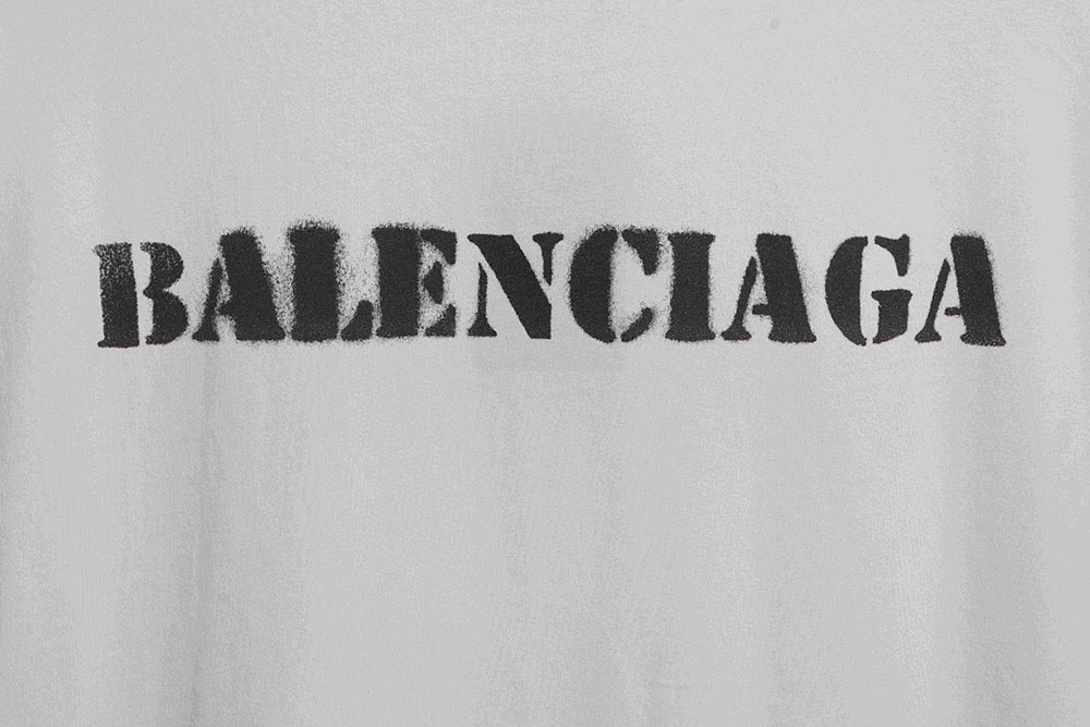 Balenciaga blurred LOGO short sleeves TSK 2