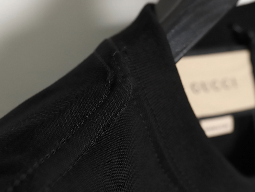 GUCCI early spring new rivet logo round neck t-shirt TSK1