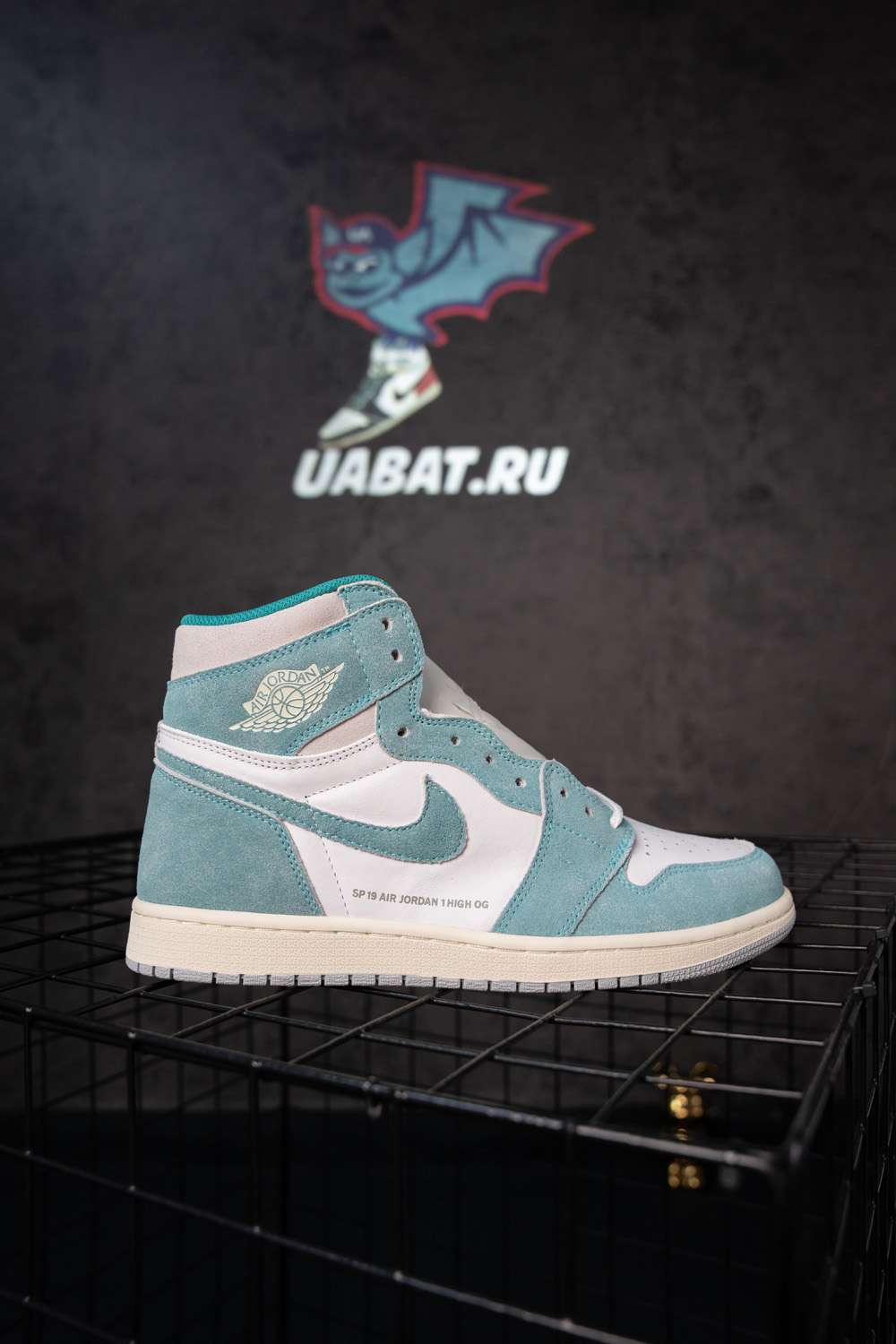 AIR JORDAN 1 RETRO HIGH OG "TURBO GREEN"