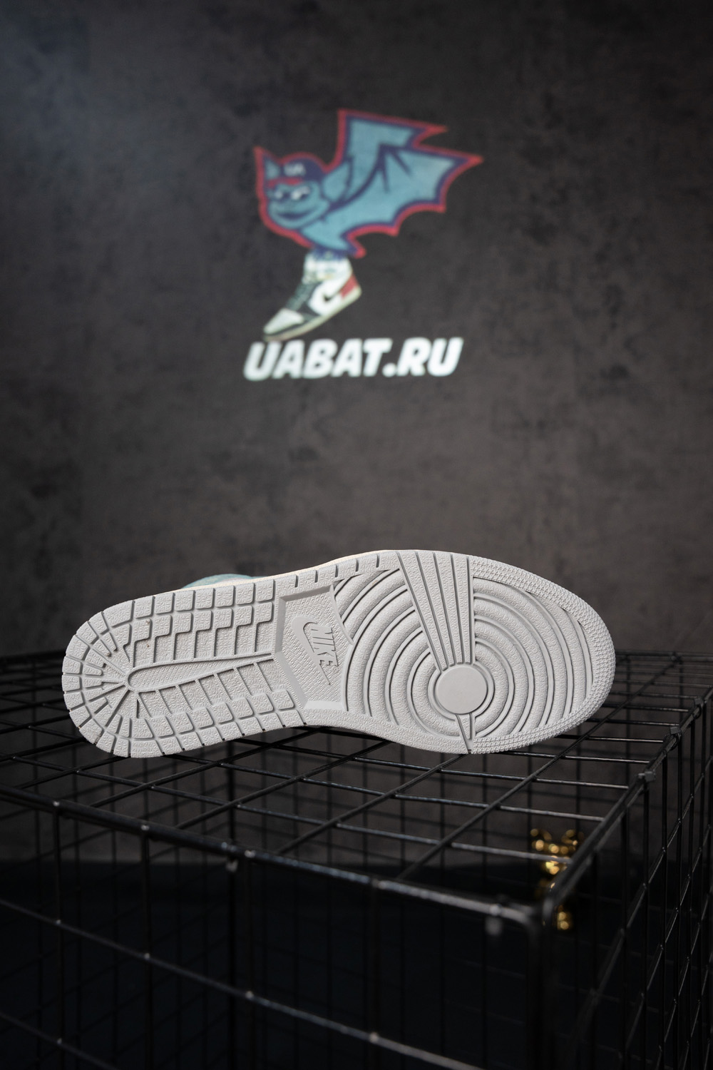 AIR JORDAN 1 RETRO HIGH OG "TURBO GREEN"