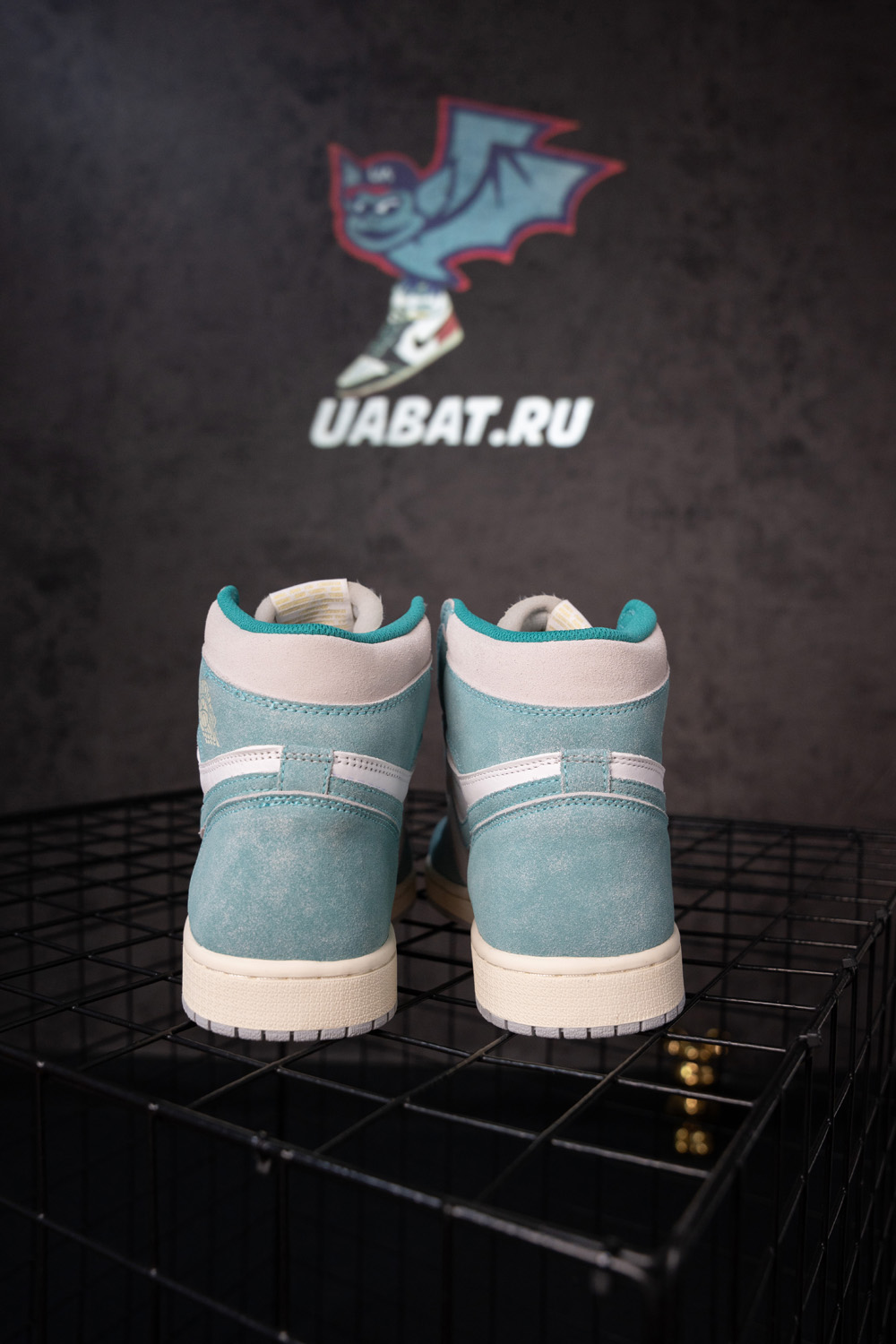 AIR JORDAN 1 RETRO HIGH OG "TURBO GREEN"