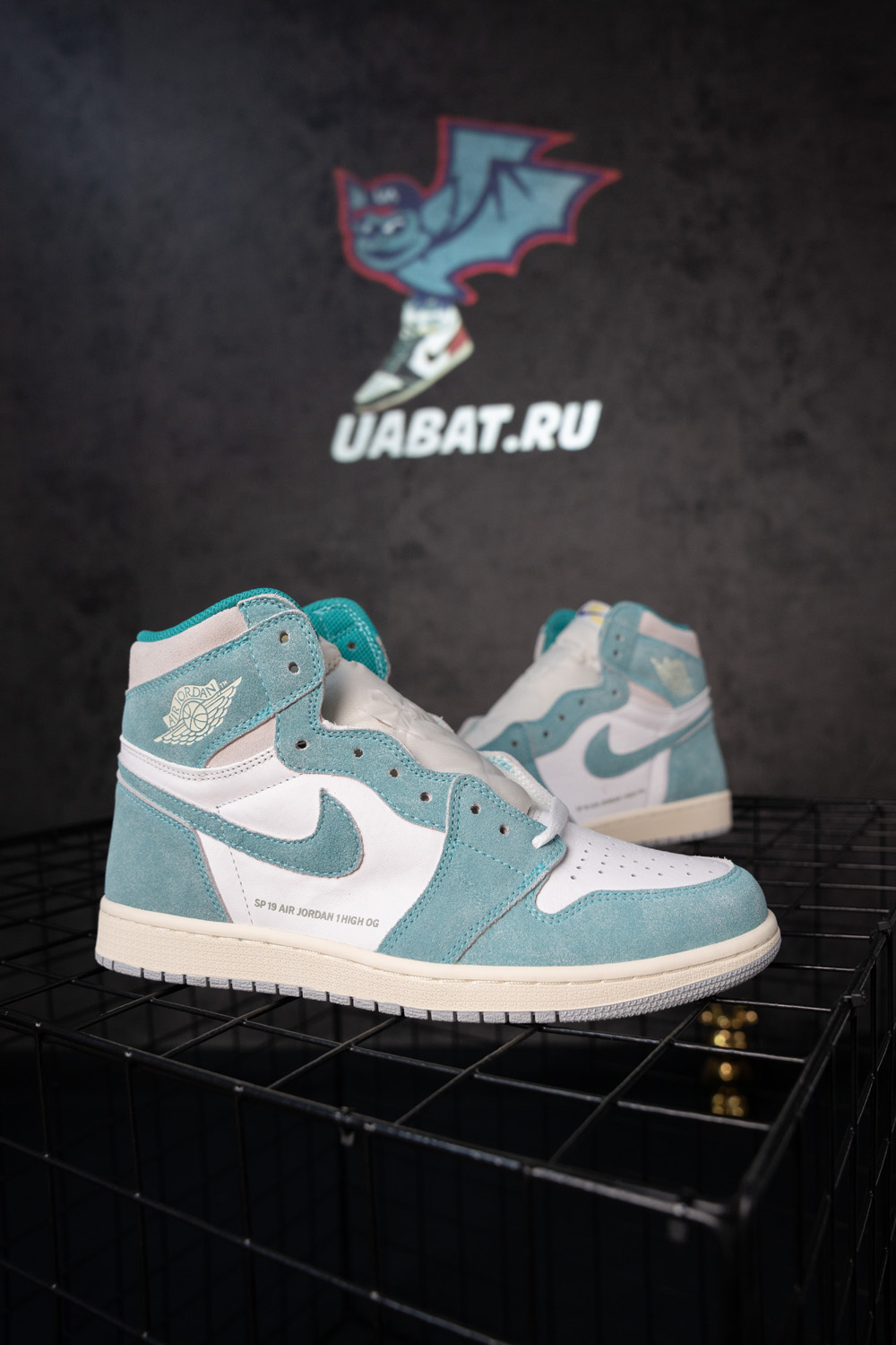 AIR JORDAN 1 RETRO HIGH OG "TURBO GREEN"