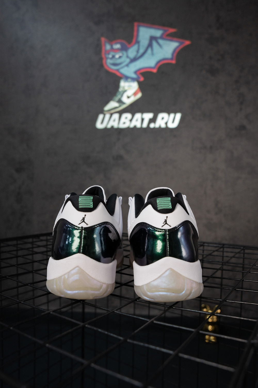 AIR JORDAN 11 RETRO LOW BG "EMERALD"
